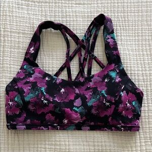 Lululemon sports bra